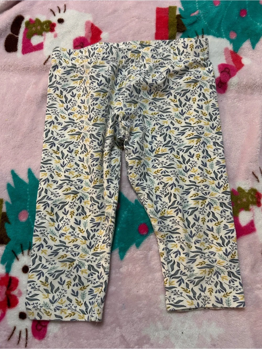 Girls' Floral Print Capri Leggings - Cream with Blue & Yellow Leaves